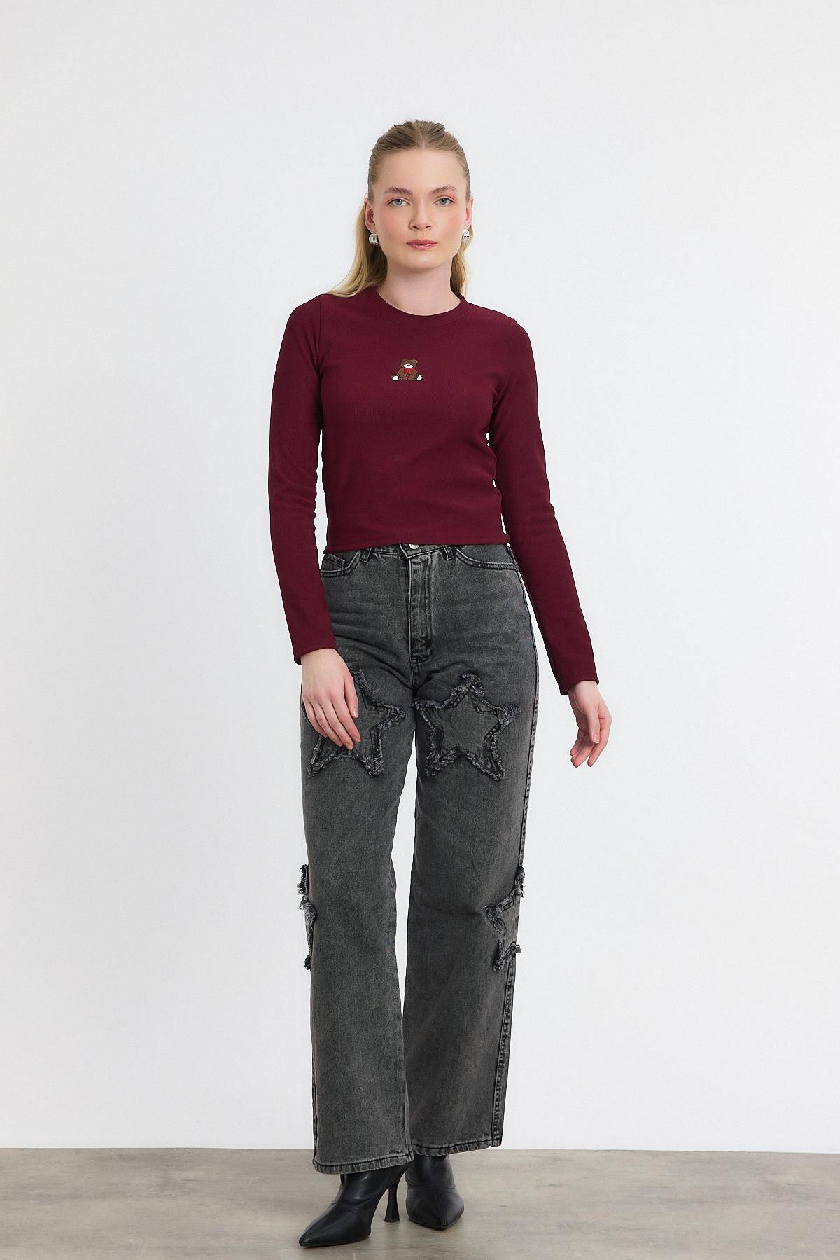 2200 Ayıcık Nakışlı Bisiklet Yaka Bluz Bordo - Stilay