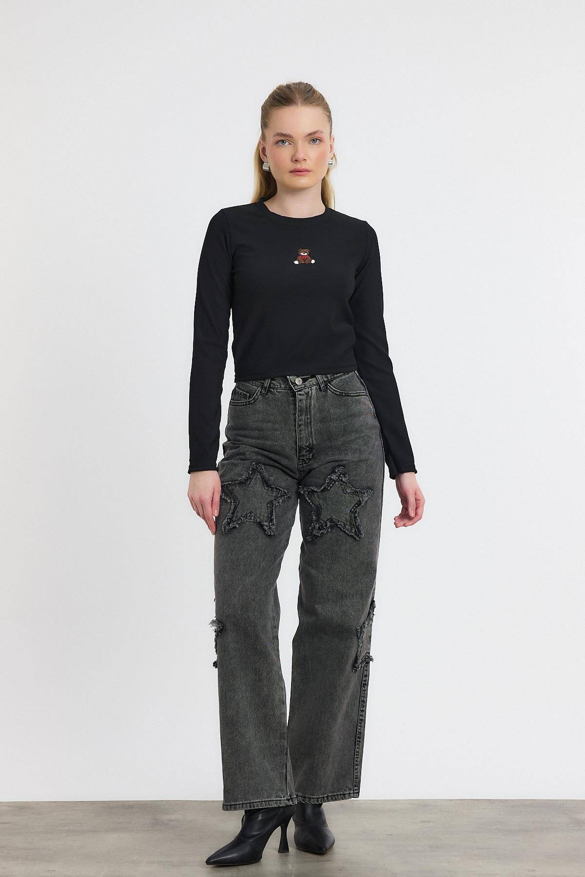 2200 Ayıcık Nakışlı Bisiklet Yaka Bluz Siyah - Stilay