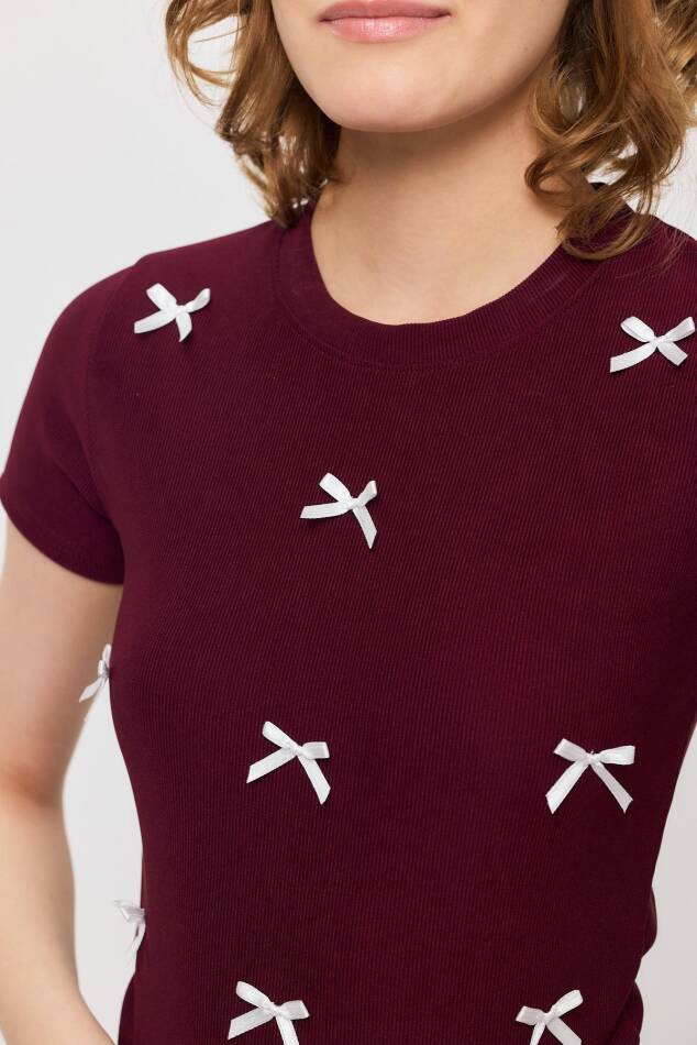 2202 Kurdele Detay Kısa Kol Tişört Bordo - 4