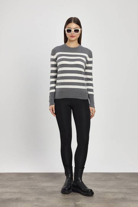 24346 Çizgili Kol Düğme Detay Kazak Füme - Stilay