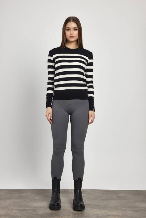 24346 Çizgili Kol Düğme Detay Kazak Siyah - Stilay