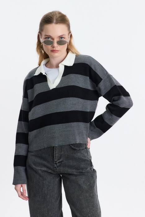 24379 Polo Yaka Çizgili Kazak Gri - Stilay