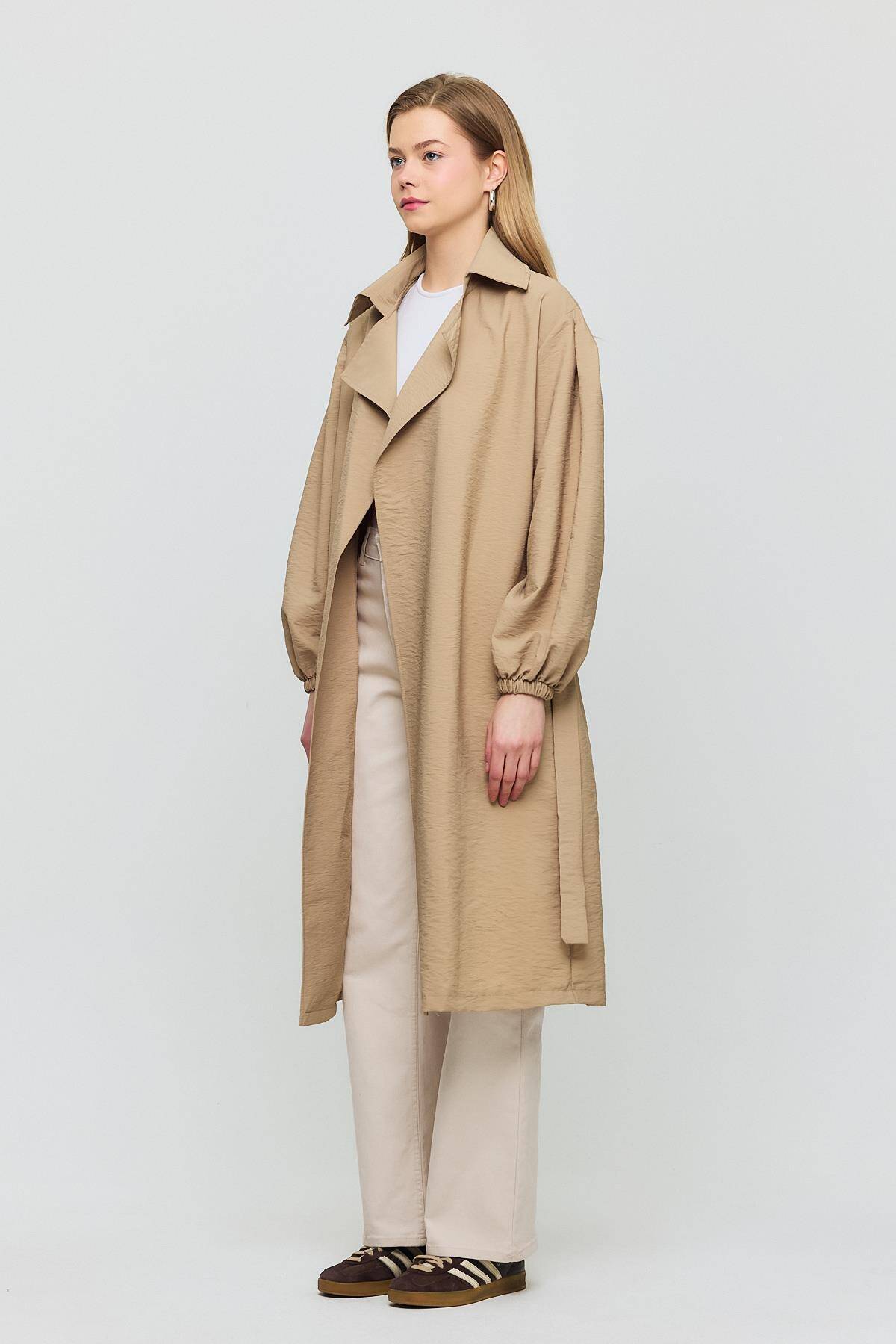 4579A Kuşaklı Kol Lastikli Trençkot Vizon - Stilay