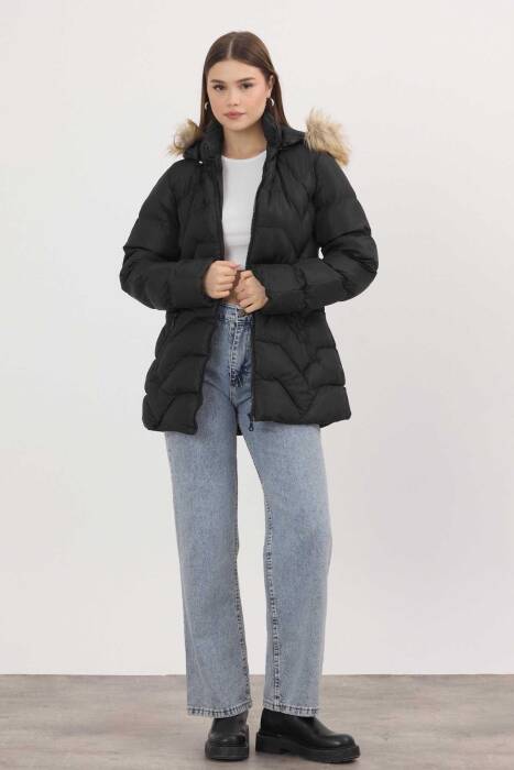 7030 Kapüşonu Kürklü Mont Siyah - Stilay