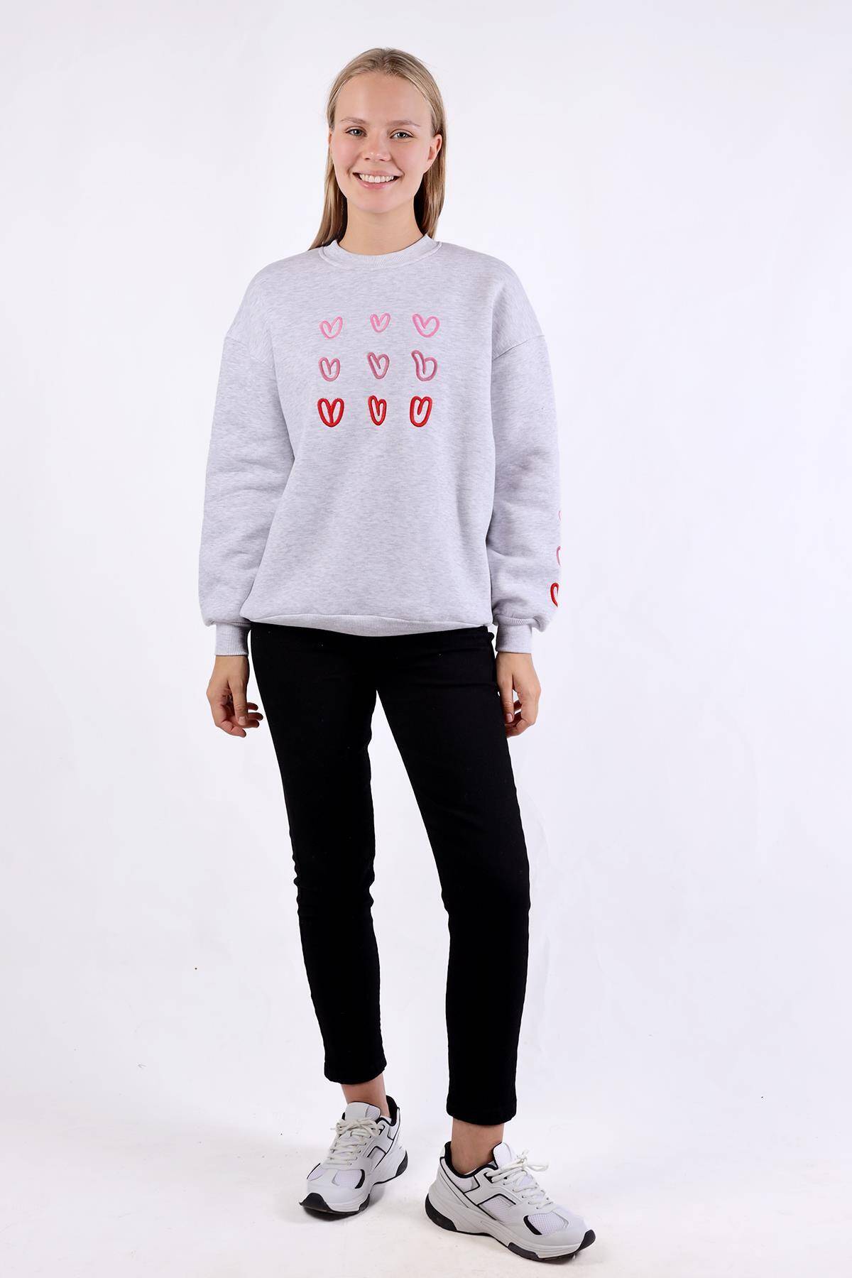 9175M Bisiklet Yaka Kalp Nakışlı Sweat Gri 
