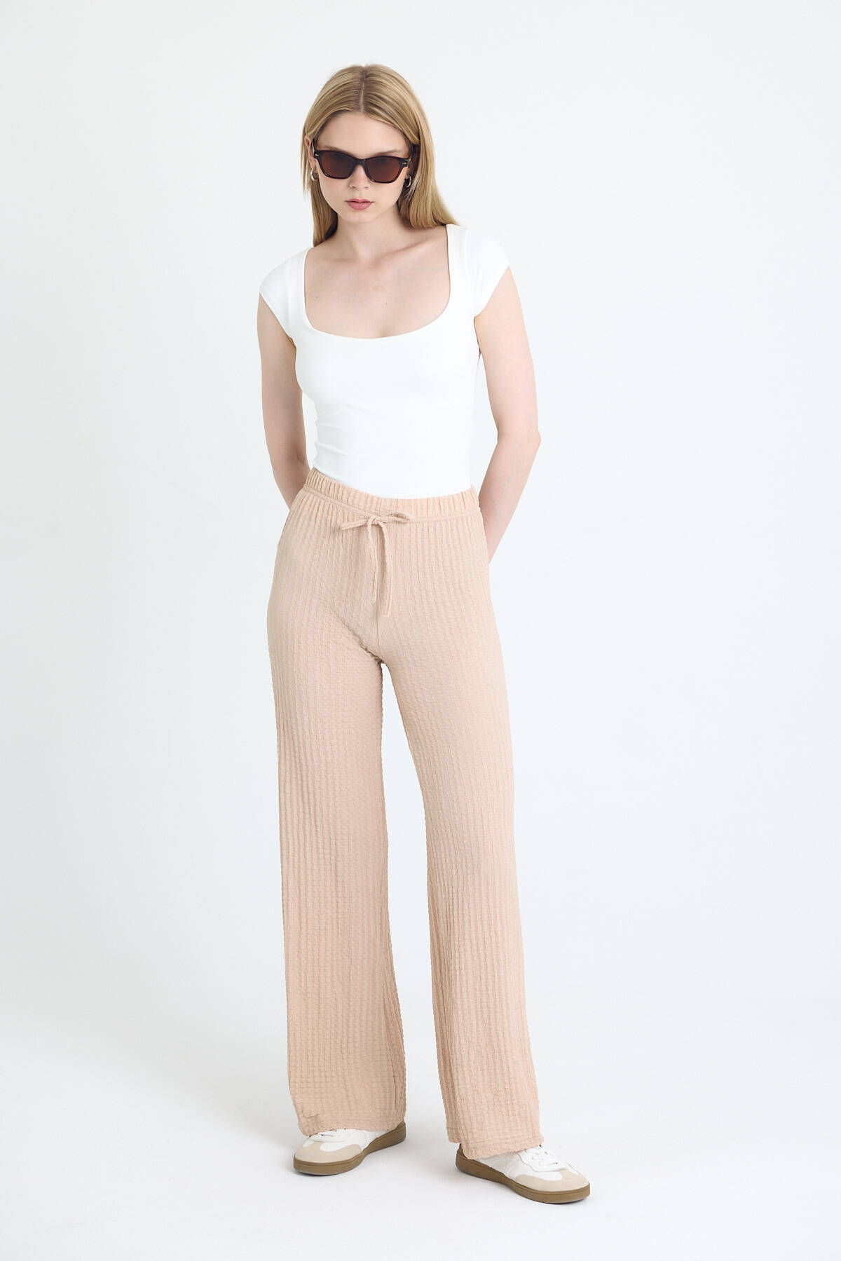 Bej Geniş Paça Dökümlü Bürümcük Kumaş Pantolon 326 - Stilay