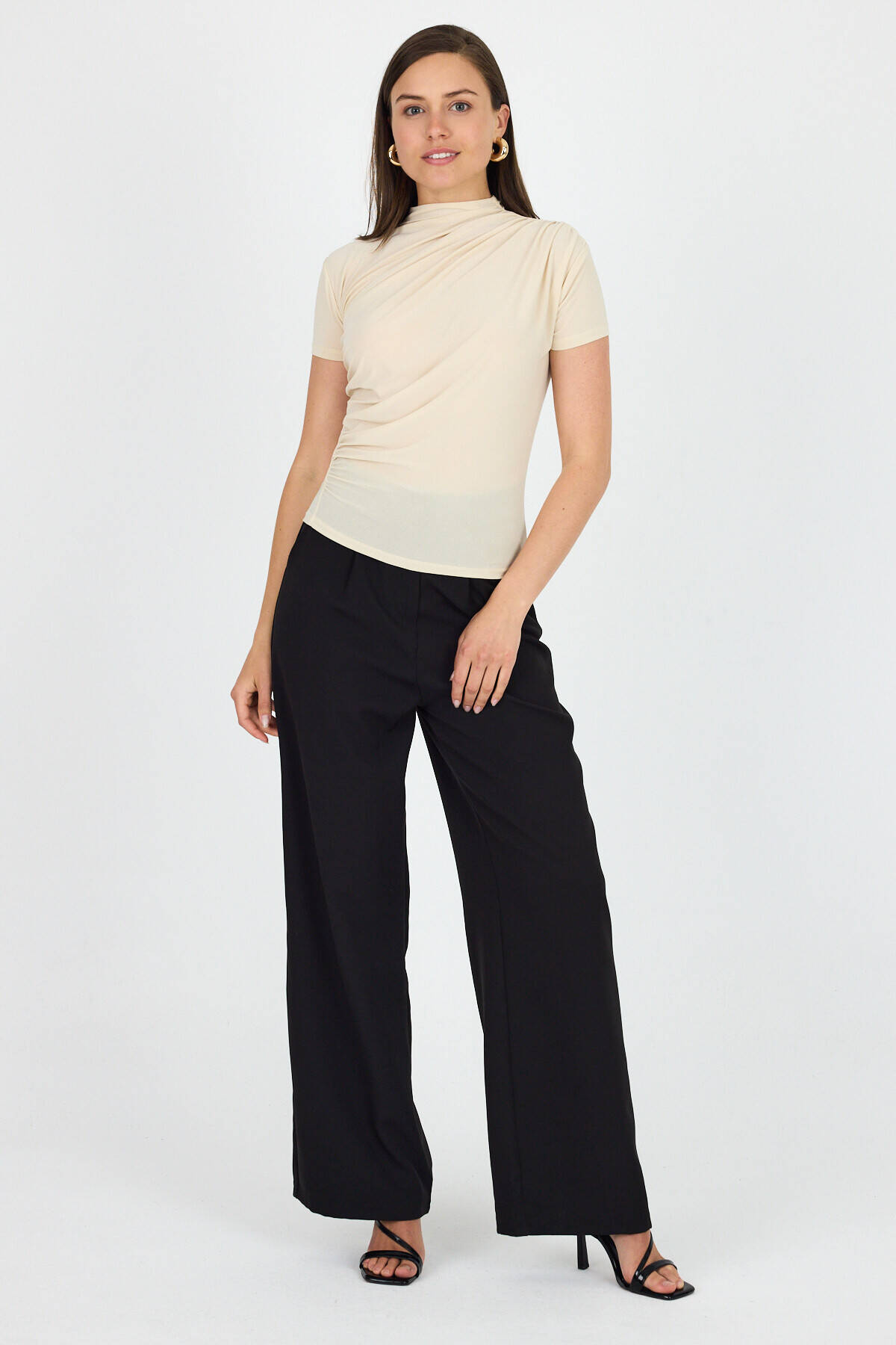 Bej Kısa Kol Büzgülü Sandy Bluz 2417 - Stilay