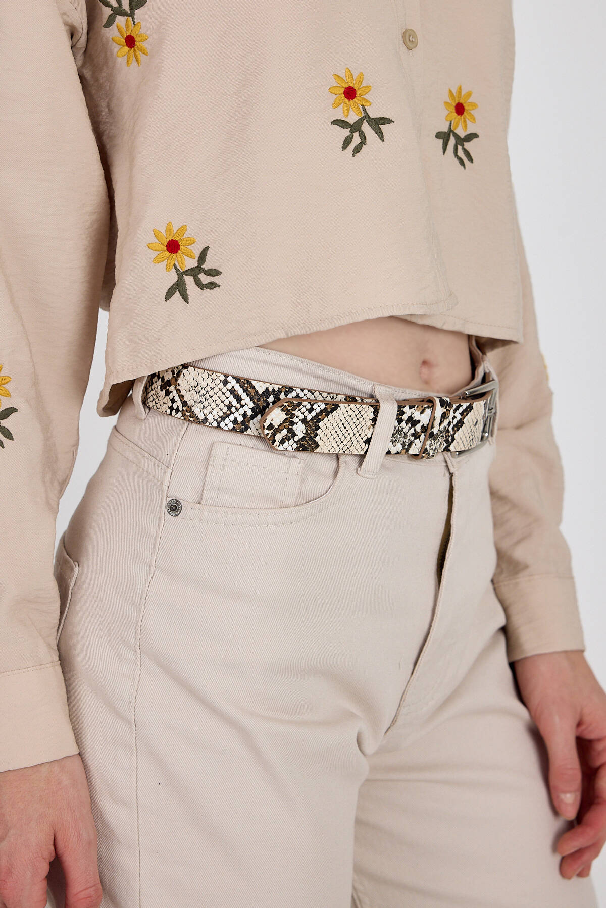 Bej Yılan Derisi Desenli Gümüş Tokalı Kemer 422 - Stilay