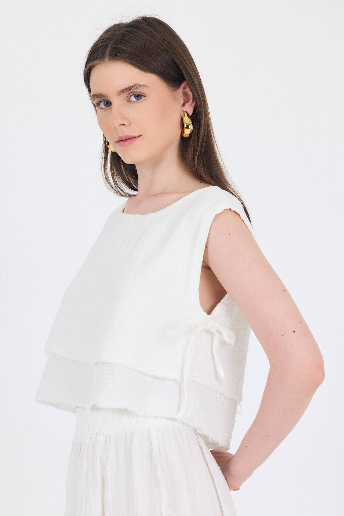 Beyaz %100 Pamuk Yan Bağlama Detaylı Müslin Bluz 7041 - Stilay