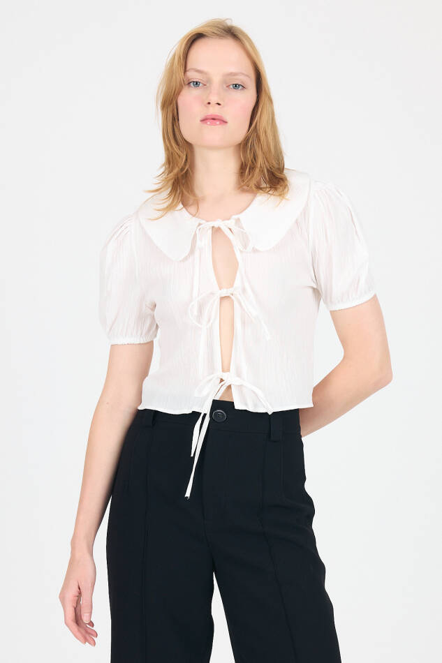Beyaz Bağlama Detaylı Bebe Yaka Crop Bluz 8064 - 1