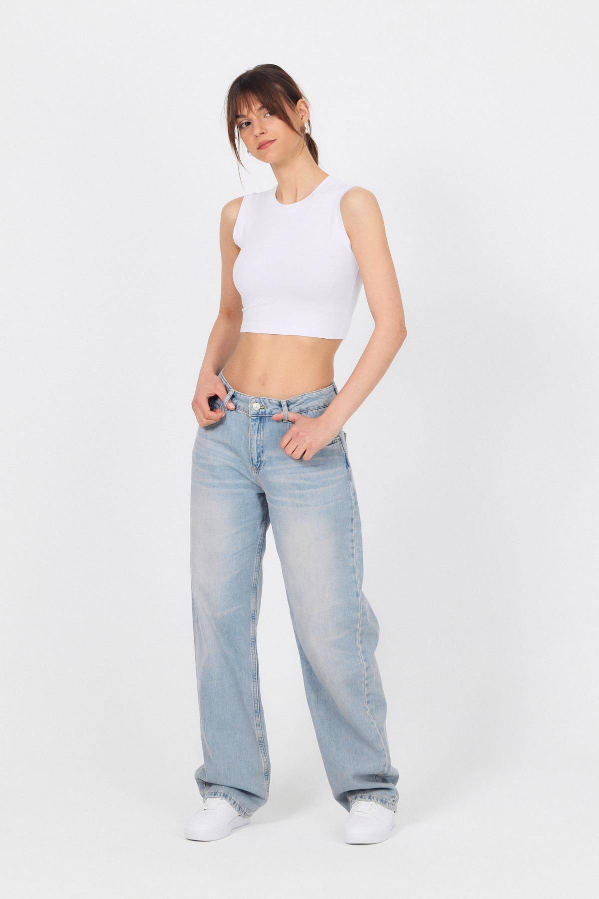 Beyaz Bisiklet Yaka Crop Atlet 9189M - Stilay