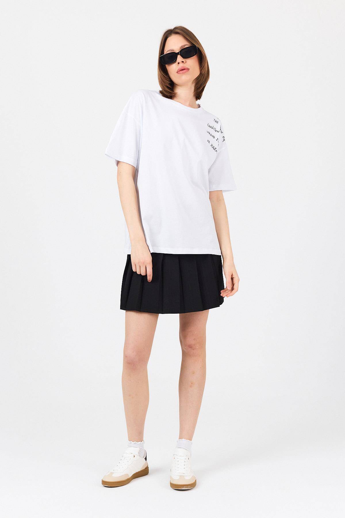 Beyaz Göğüs Yazı Baskılı Pamuklu Oversize Tişört 2150-31M - 2