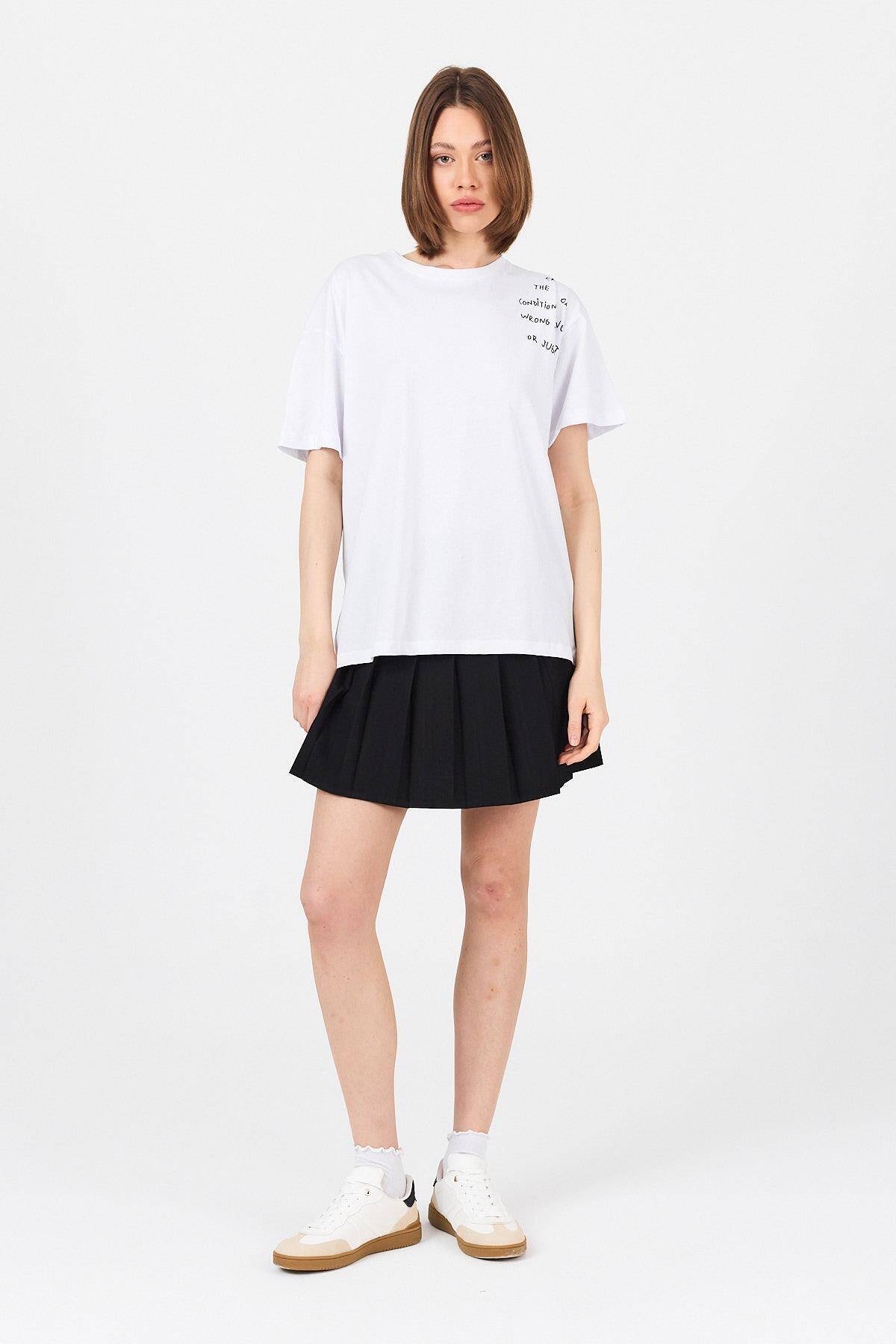 Beyaz Göğüs Yazı Baskılı Pamuklu Oversize Tişört 2150-31M - 7