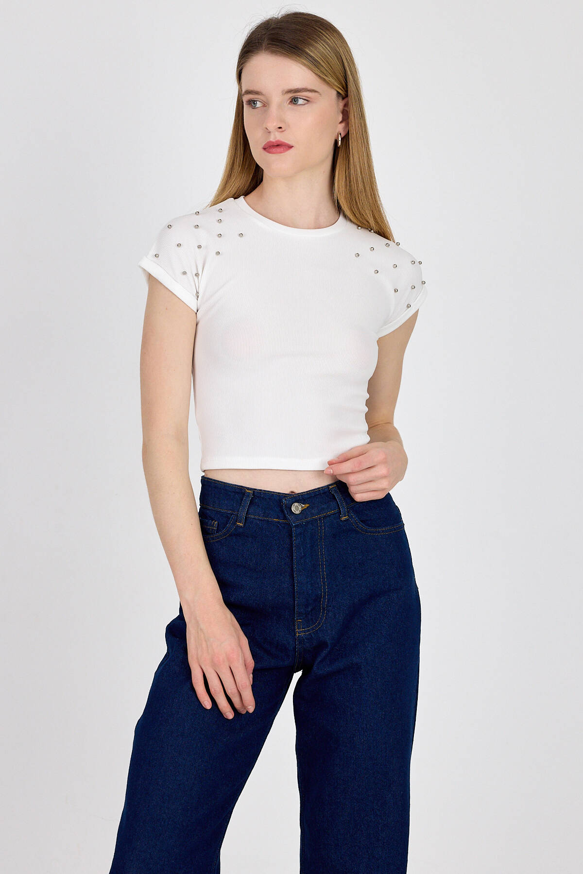Beyaz Omuz Boncuk Detaylı Slim Fit Crop Tişört 9208M 