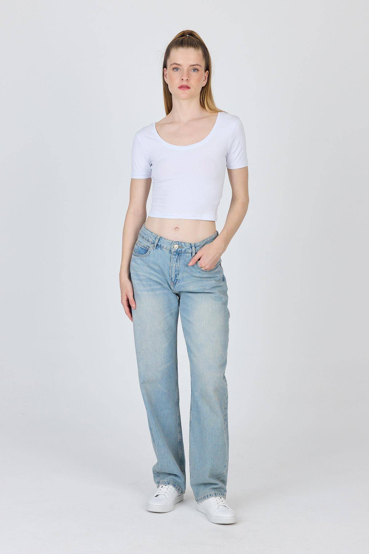 Beyaz U Yaka Pamuklu Slim Fit Tişört 9186M - Stilay