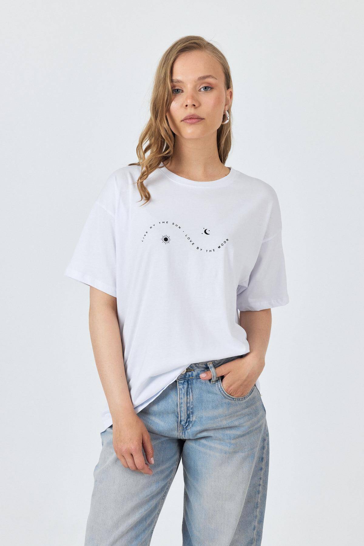 Beyaz Yazı Baskılı Oversize Pamuklu Tişört 2150-32M 