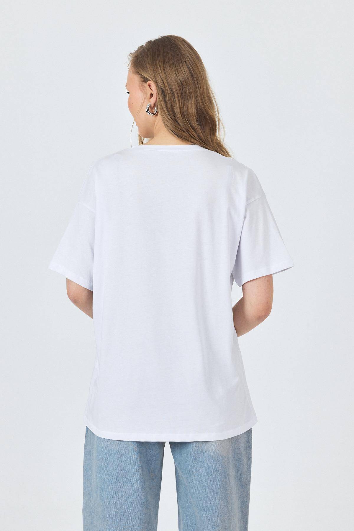 Beyaz Yazı Baskılı Oversize Pamuklu Tişört 2150-32M - 5