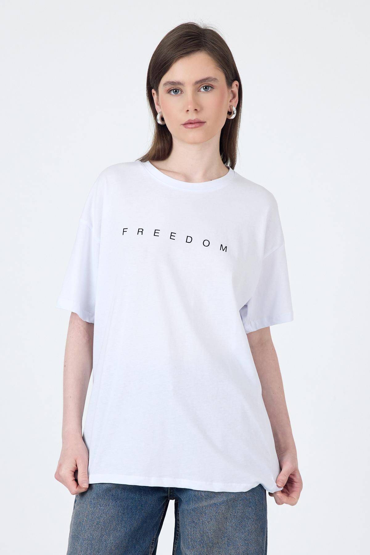 Beyaz Yazı Baskılı Pamuklu Oversize Tişört 2150-3M - 6