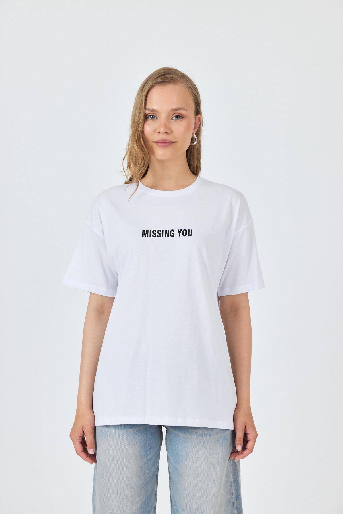 Beyaz Yazı Baskılı Pamuklu Oversize Tişört 2150-6M - Stilay