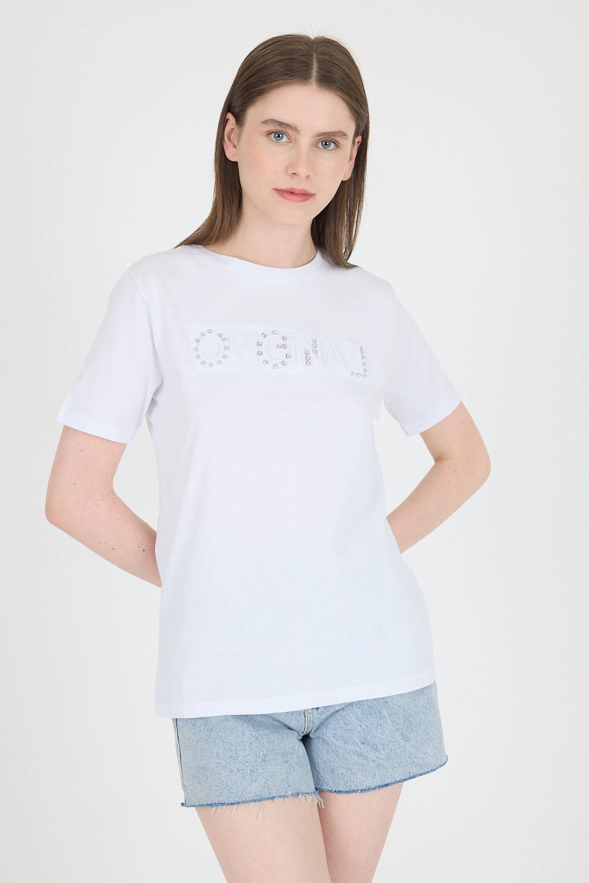 Beyaz Yazı Kabartmalı Relaxed Fit Tişört 25224 - 2