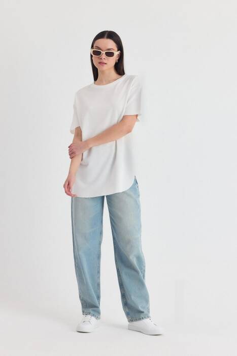 Beyaz Yumuşak Dokulu Esnek Premium Kumaş Lazer Kesim Oversize Tişört 1868 - Stilay