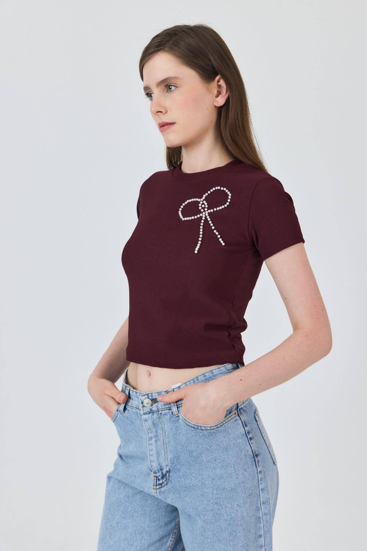 Bordo İnci Kurdele İşlemeli Crop Slim Fit Tişört 2229 - Stilay