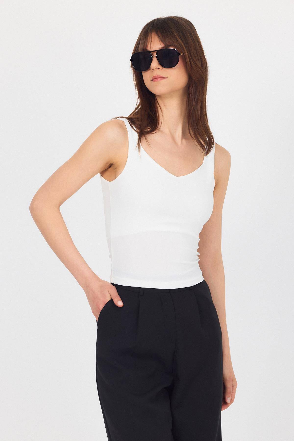 Ekru Kalın Askılı V Yaka Bluz 13293 - Stilay