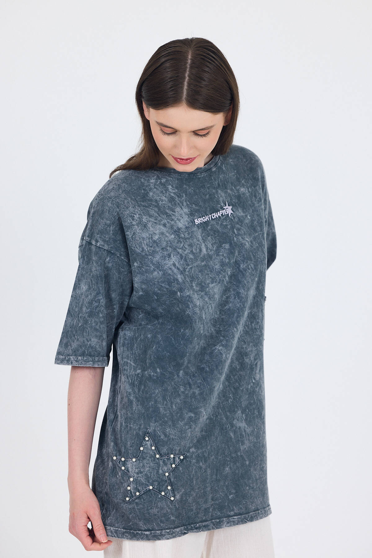 Füme İnci Yıldız Nakışlı Oversize Tişört 253018 - Stilay