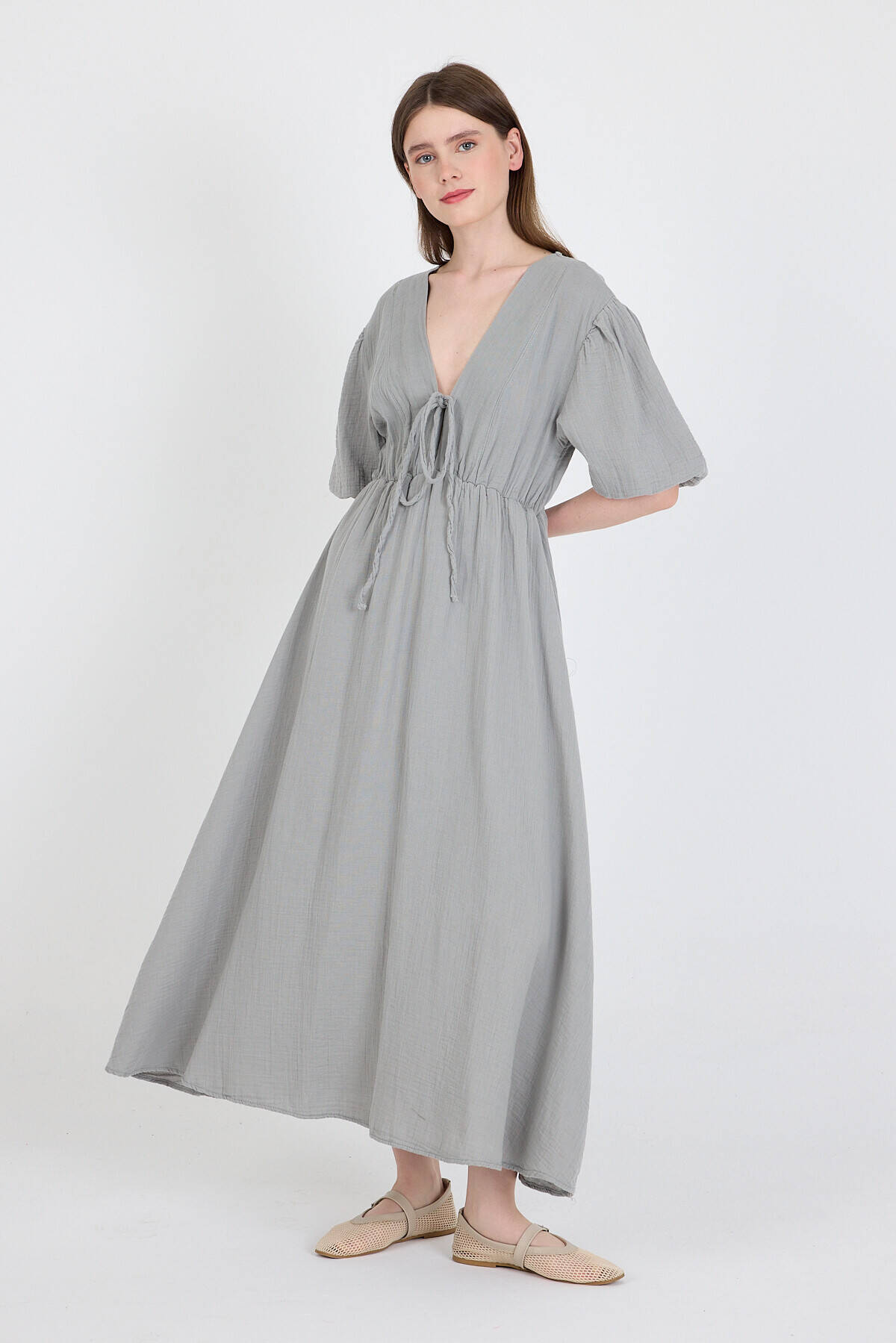Gri %100 Pamuk Ön Bağlama Detaylı Midi Elbise 4785A - Stilay