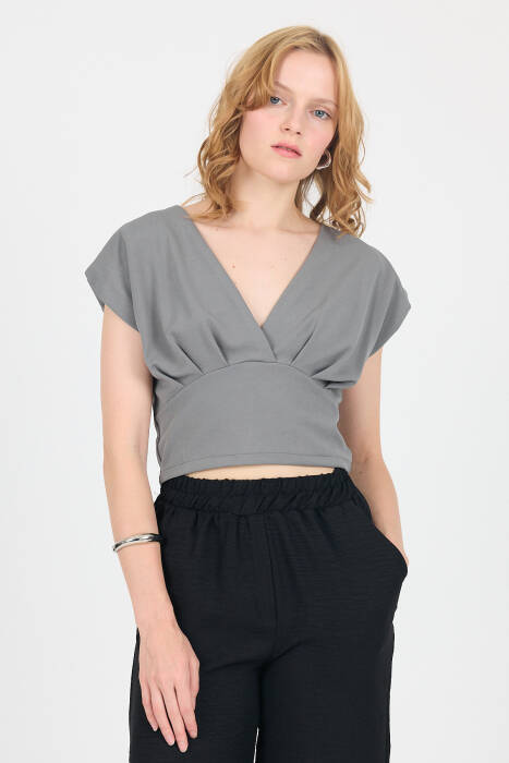 Gri Vatkalı V Yaka Kruvaze Crop Bluz 4227 