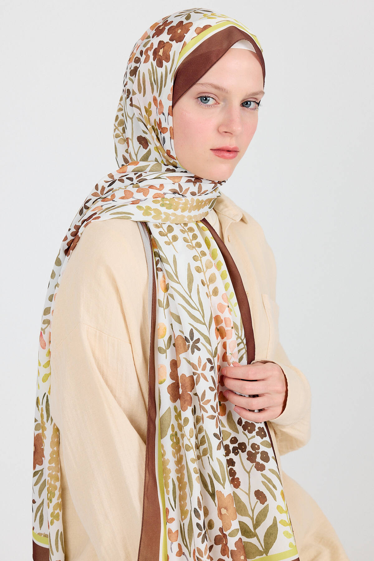 Kahve Çiçek Desenli Şal 5677 - 1