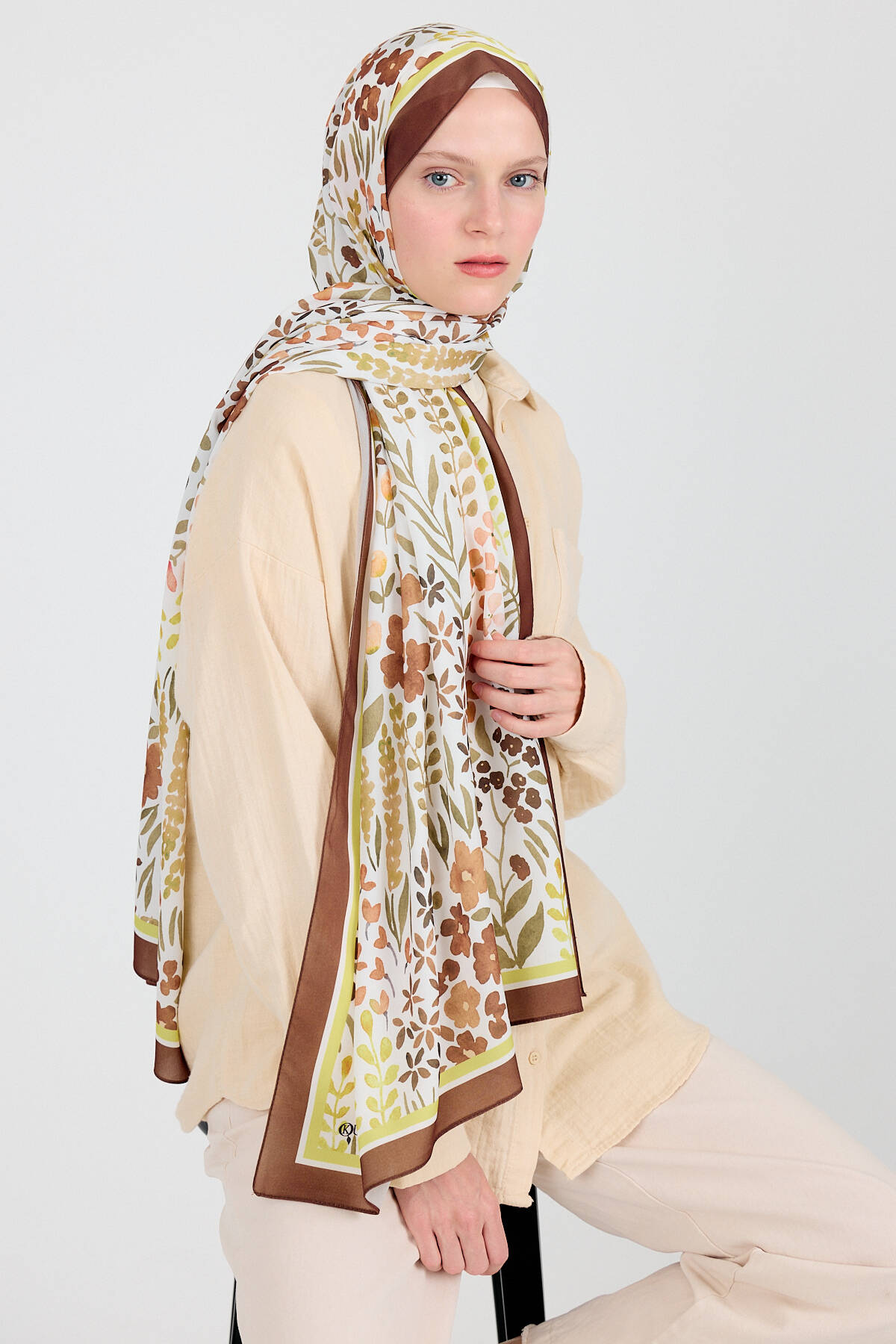 Kahve Çiçek Desenli Şal 5677 - Stilay