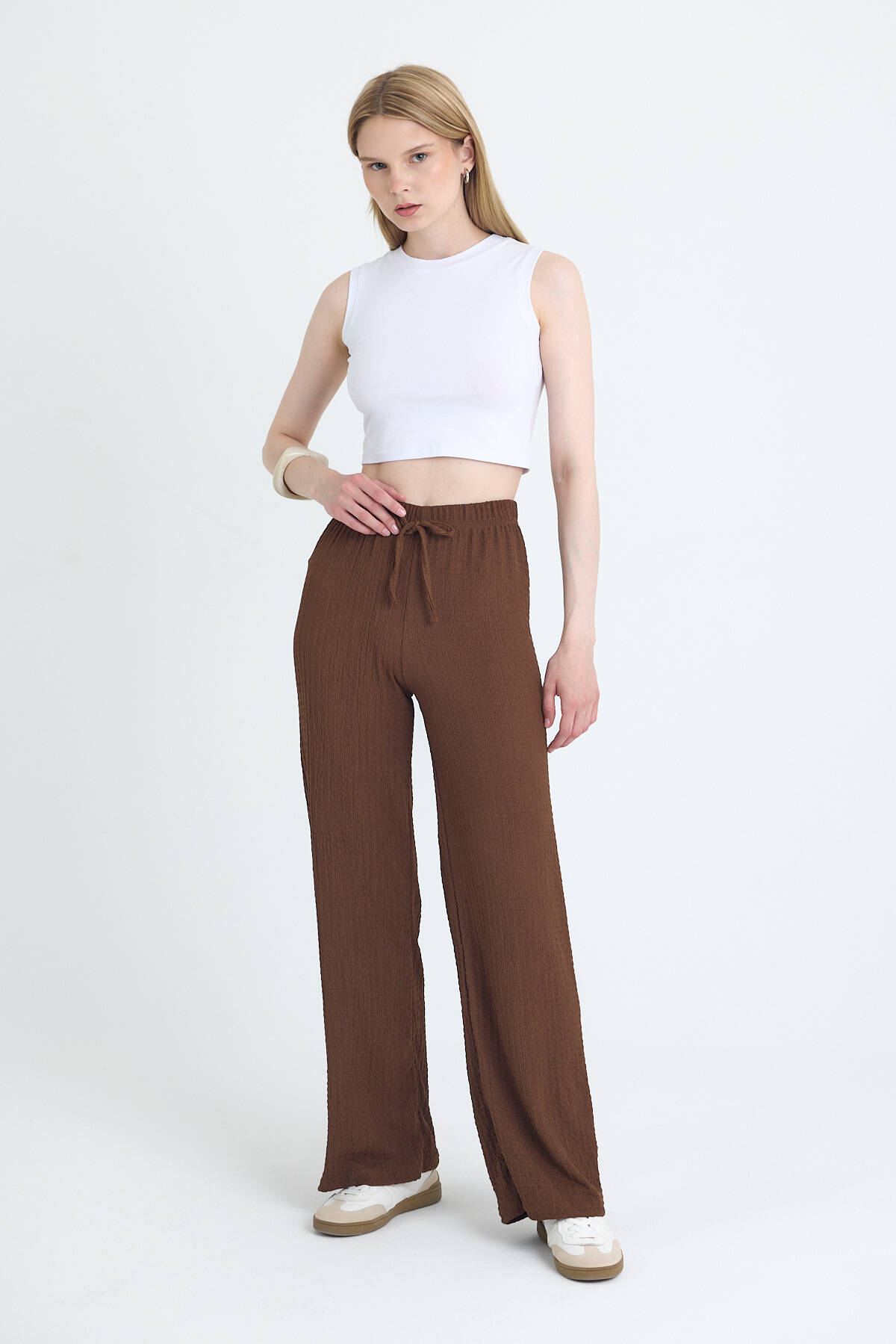 Kahve Geniş Paça Dökümlü Bürümcük Kumaş Pantolon 326 - Stilay