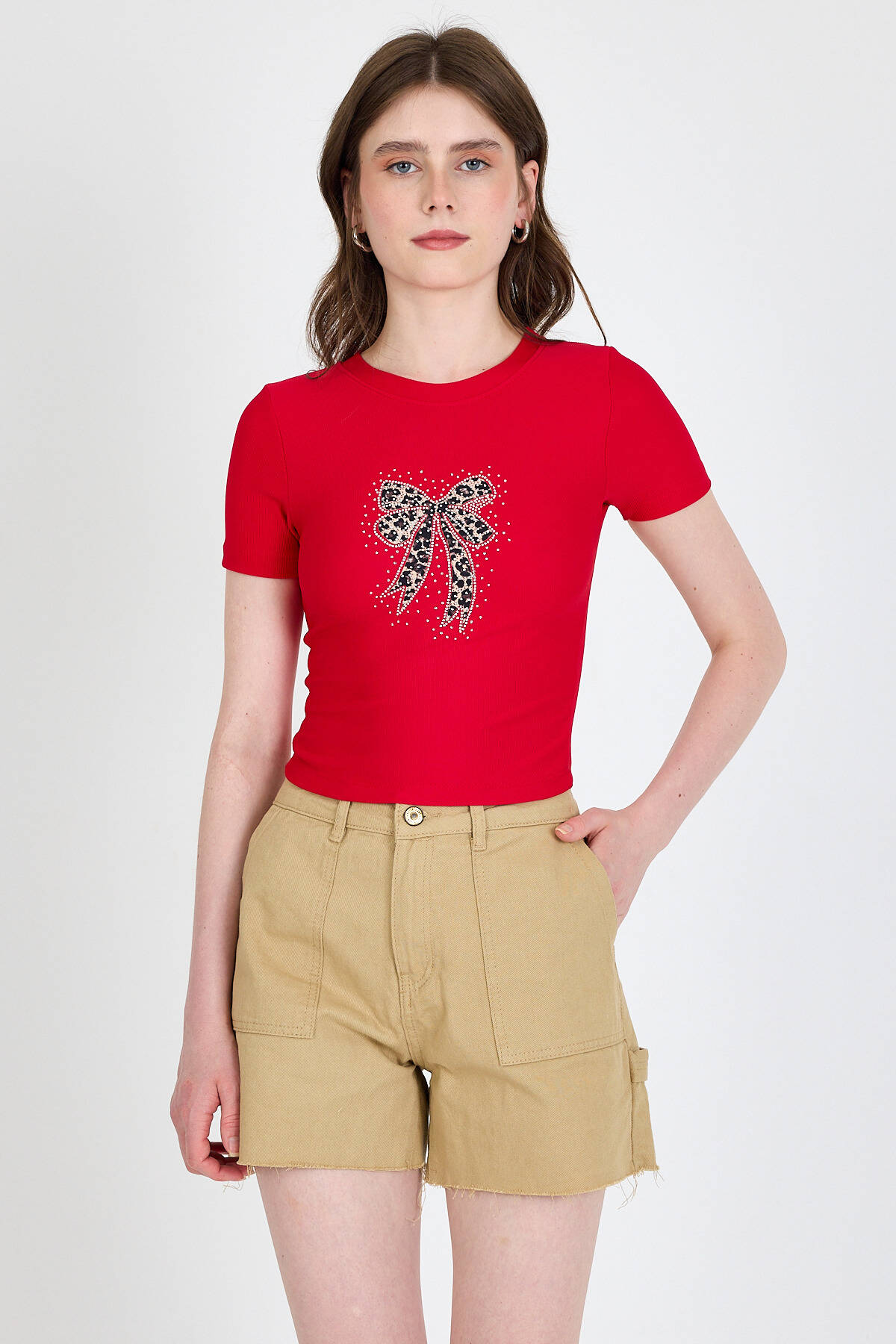 Kırmızı Leopar Fiyonk Baskılı Taş Detaylı Slim Fit Crop Tişört 0549-1 