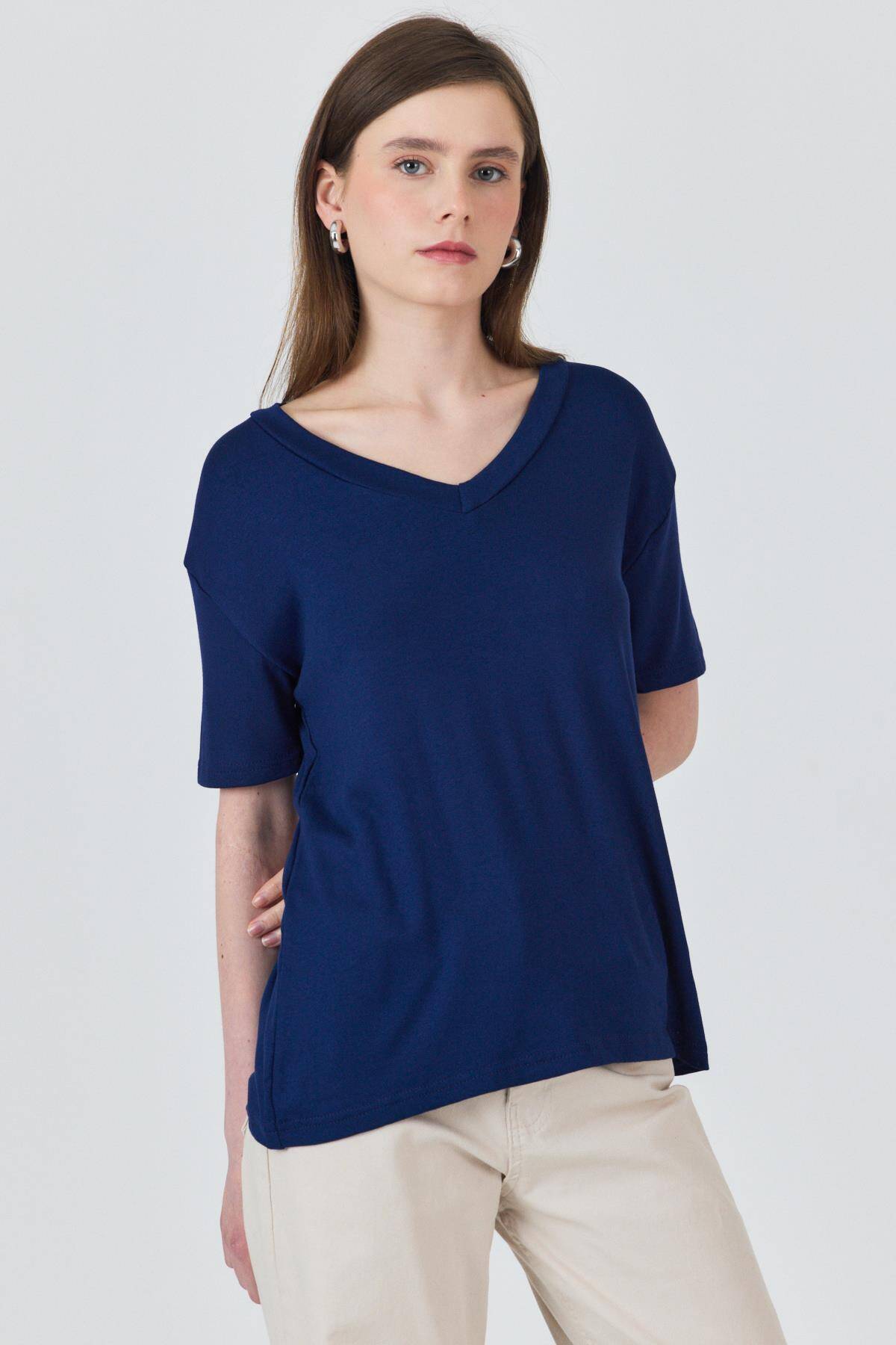 Laci V Yaka Viskoz/Yumuşak Kumaş Dökümlü Tişört 3077 - Stilay