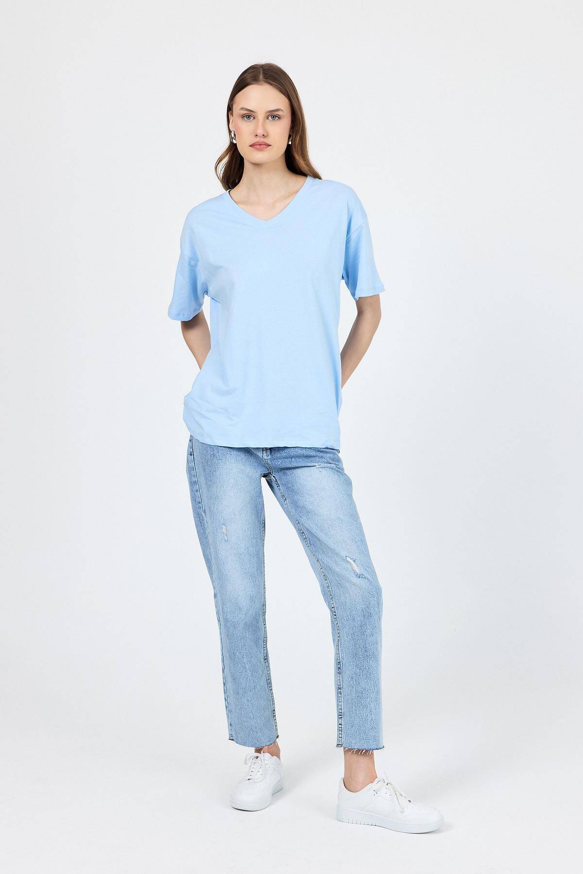 Mavi V Yaka %100 Pamuk Comfort Fit Tişört 2143M - 2