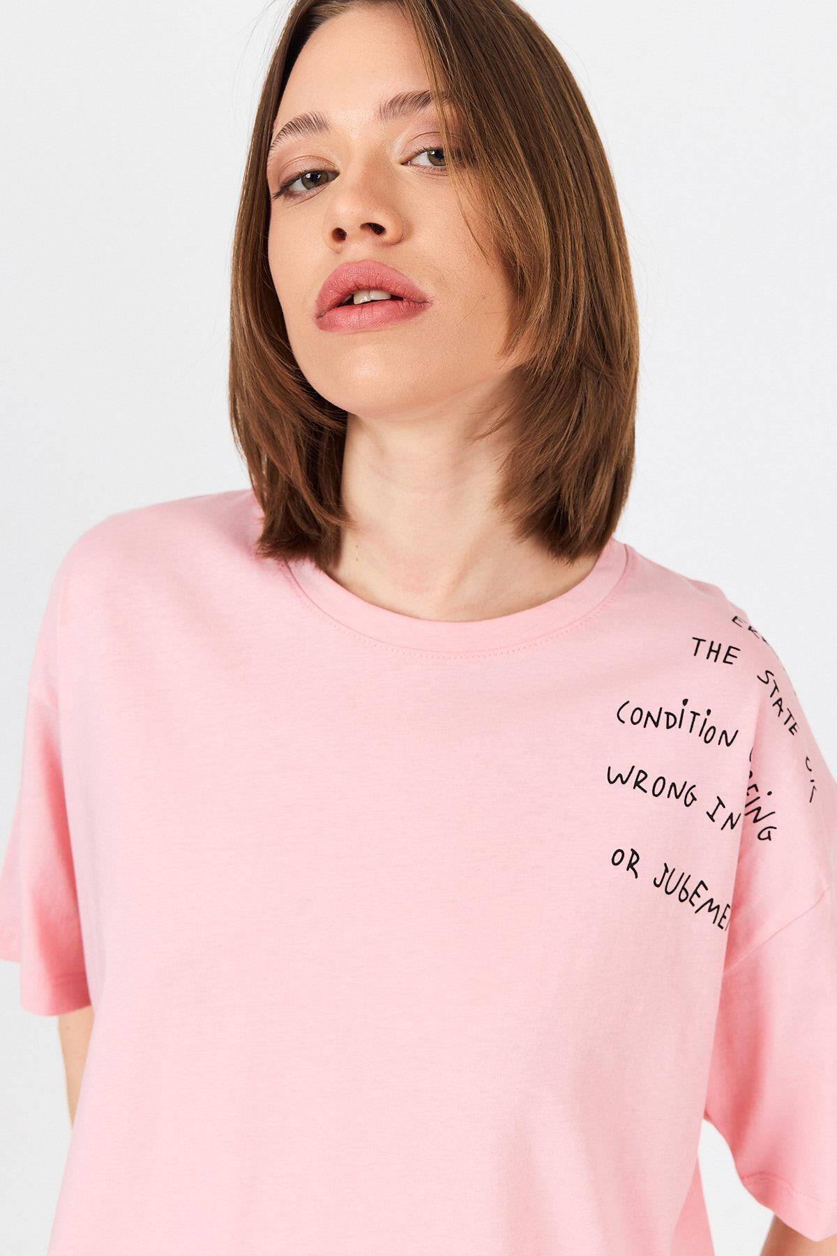 Pembe Göğüs Yazı Baskılı Pamuklu Oversize Tişört 2150-31M - 4