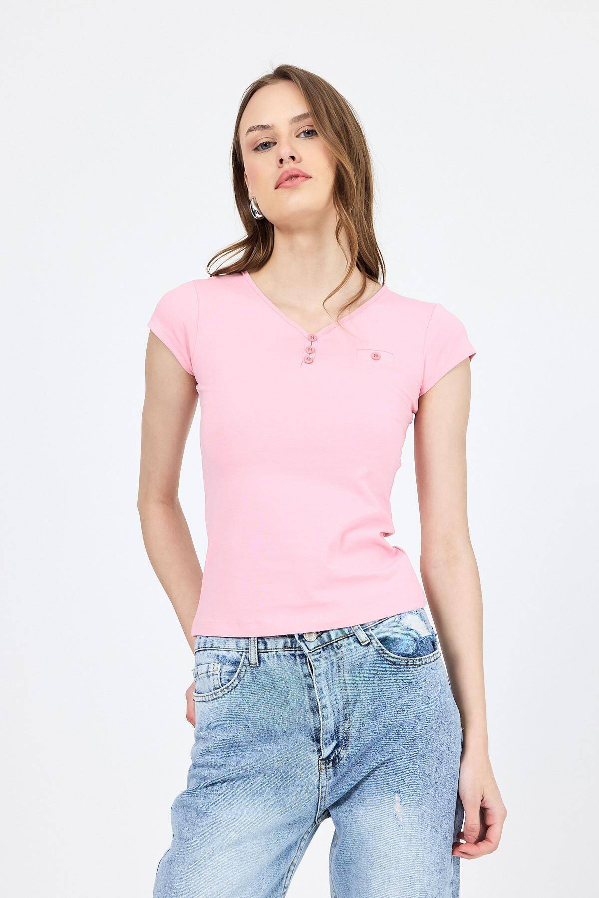 Pembe V Yaka Düğmeli Cep Detaylı Slim Fit Tişört 2213 - 7