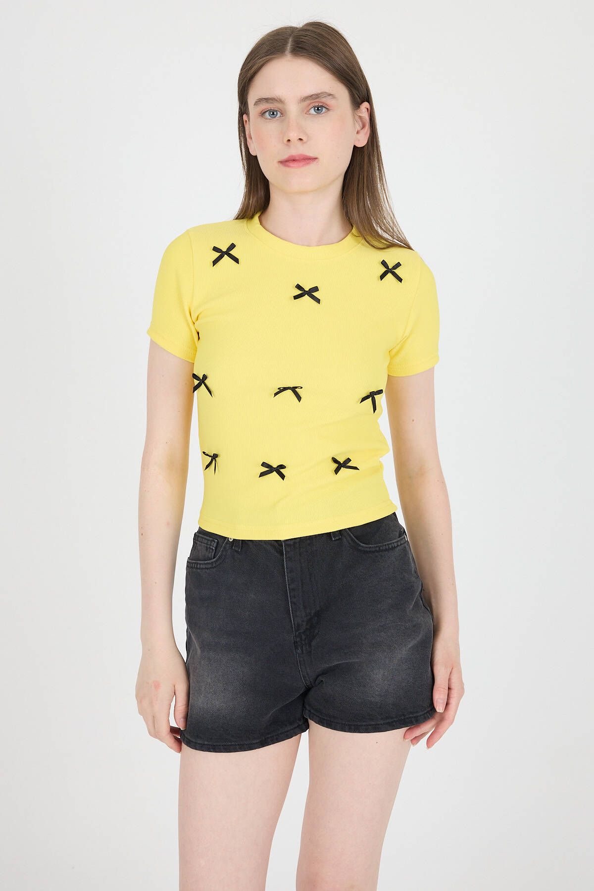 Sarı Kurdele Detay Crop Tişört 2202 - Stilay