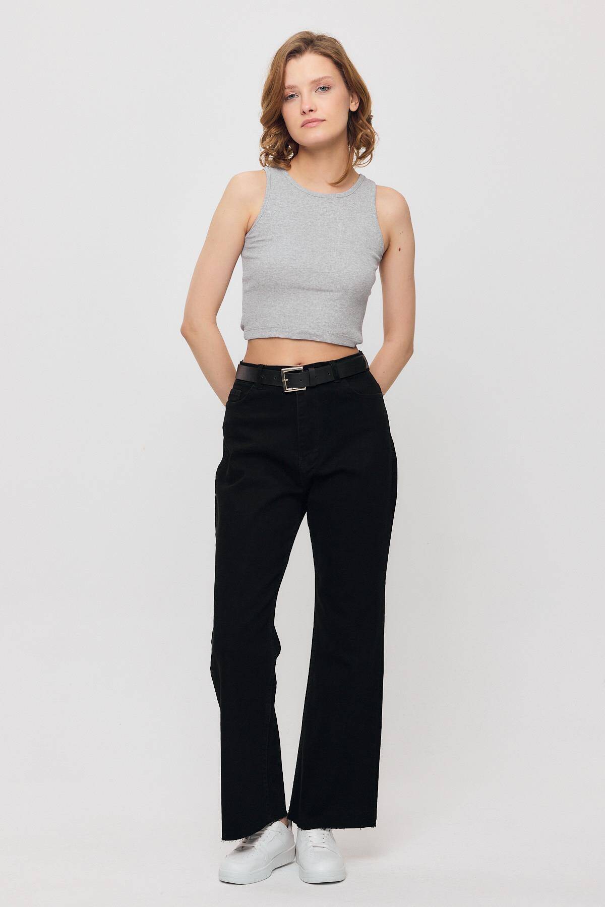 Siyah 12032 Paçası Kesik Straight Jean 