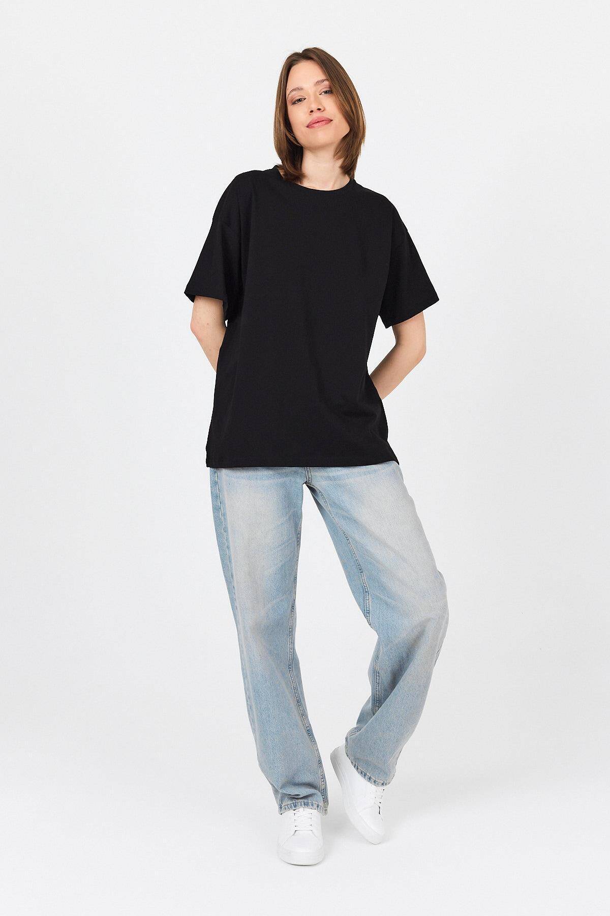 Siyah Arka Yazı Baskılı Kalpli %100 Pamuk Oversize Tişört 2150-33M - Stilay