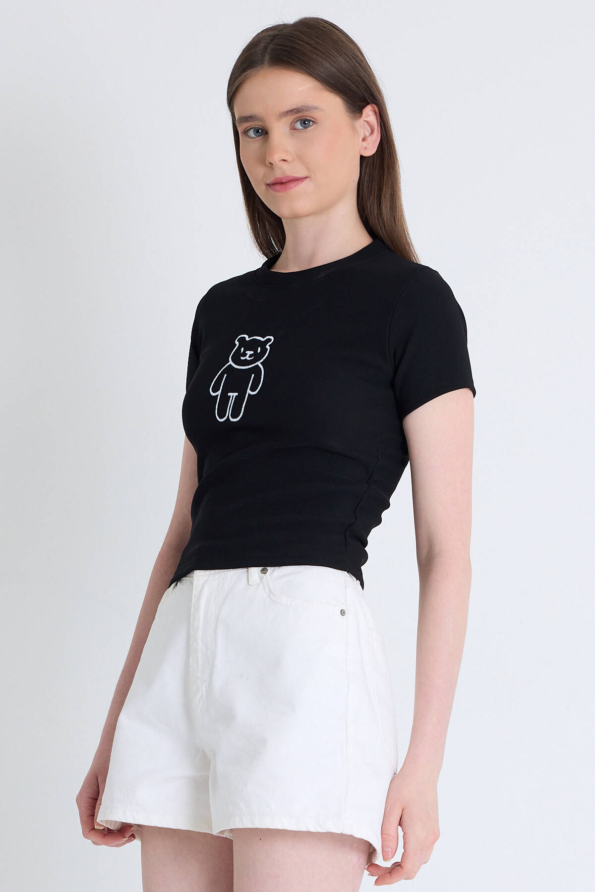 Siyah Ayıcık İşlemeli Slim Fit Crop Tişört 2217 - Stilay