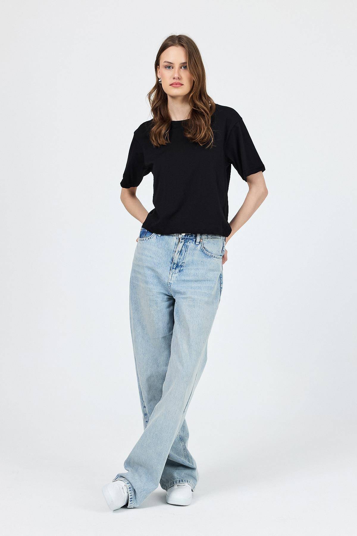 Siyah Bisiklet Yaka %100 Pamuk Relaxed Fit Tişört 2142M - 2
