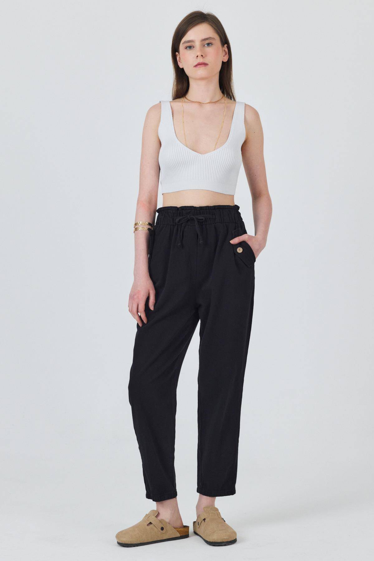 Siyah Cep Düğme Detaylı Bel Lastikli Pantolon 006 - Stilay