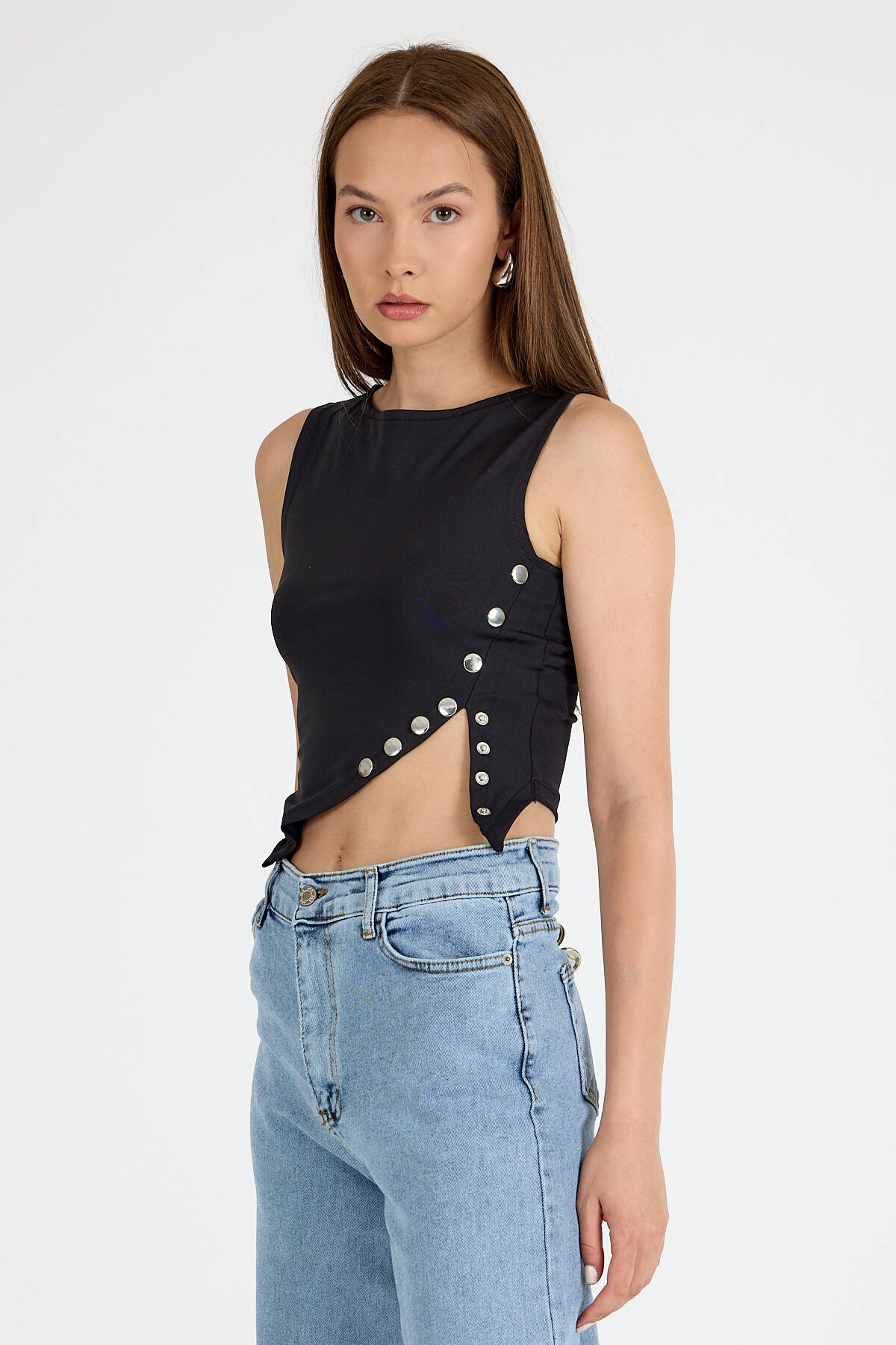 Siyah Çıt Detaylı Asimetrik Kesim Kolsuz Bluz 2494 - Stilay