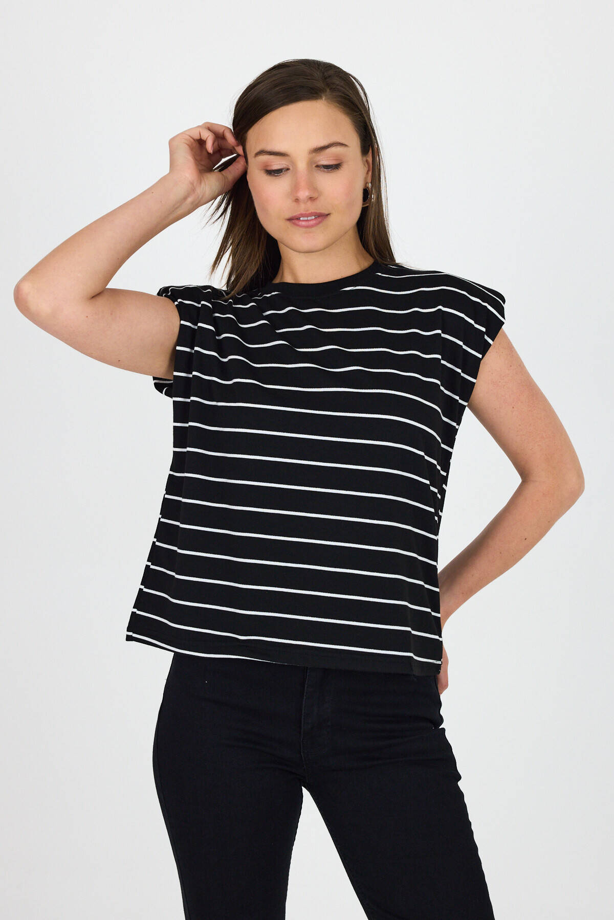 Siyah Çizgili Bisiklet Yaka Vatkalı Pamuklu Tişört 1761 - Stilay