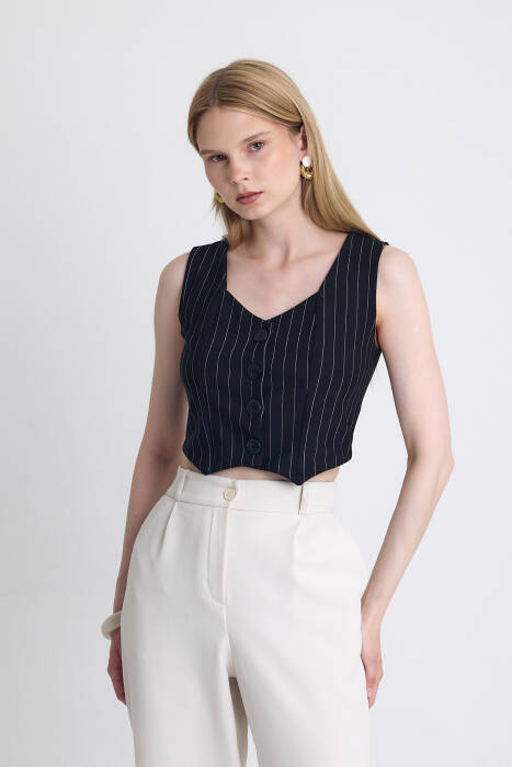 Siyah Çizgili V Yaka Pens Detaylı Düğmeli Crop Yelek 4288A - Stilay