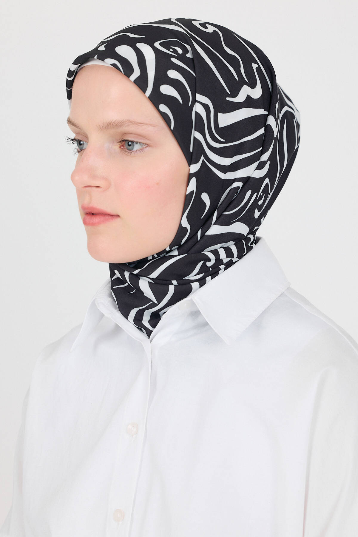 Siyah Desenli Eşarp 5694 - Stilay