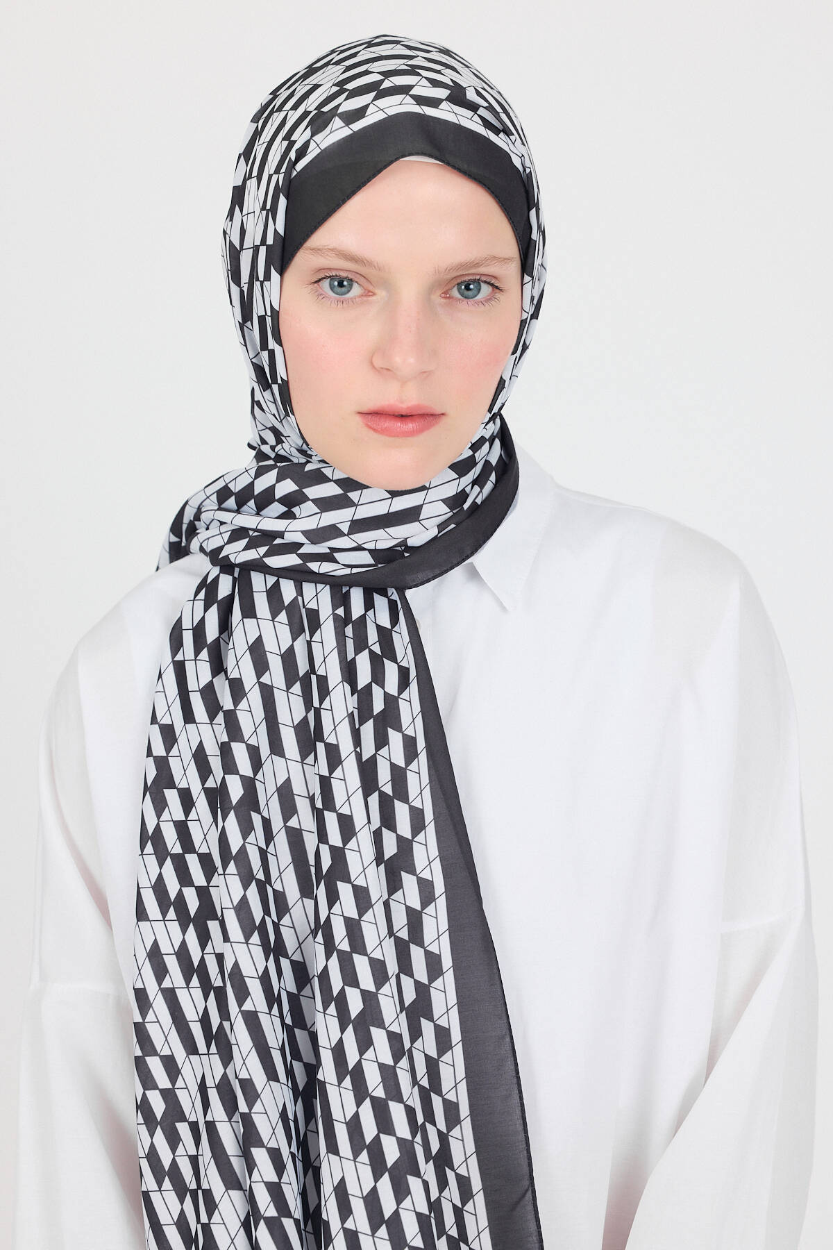 Siyah Desenli Şal 4015 - Stilay