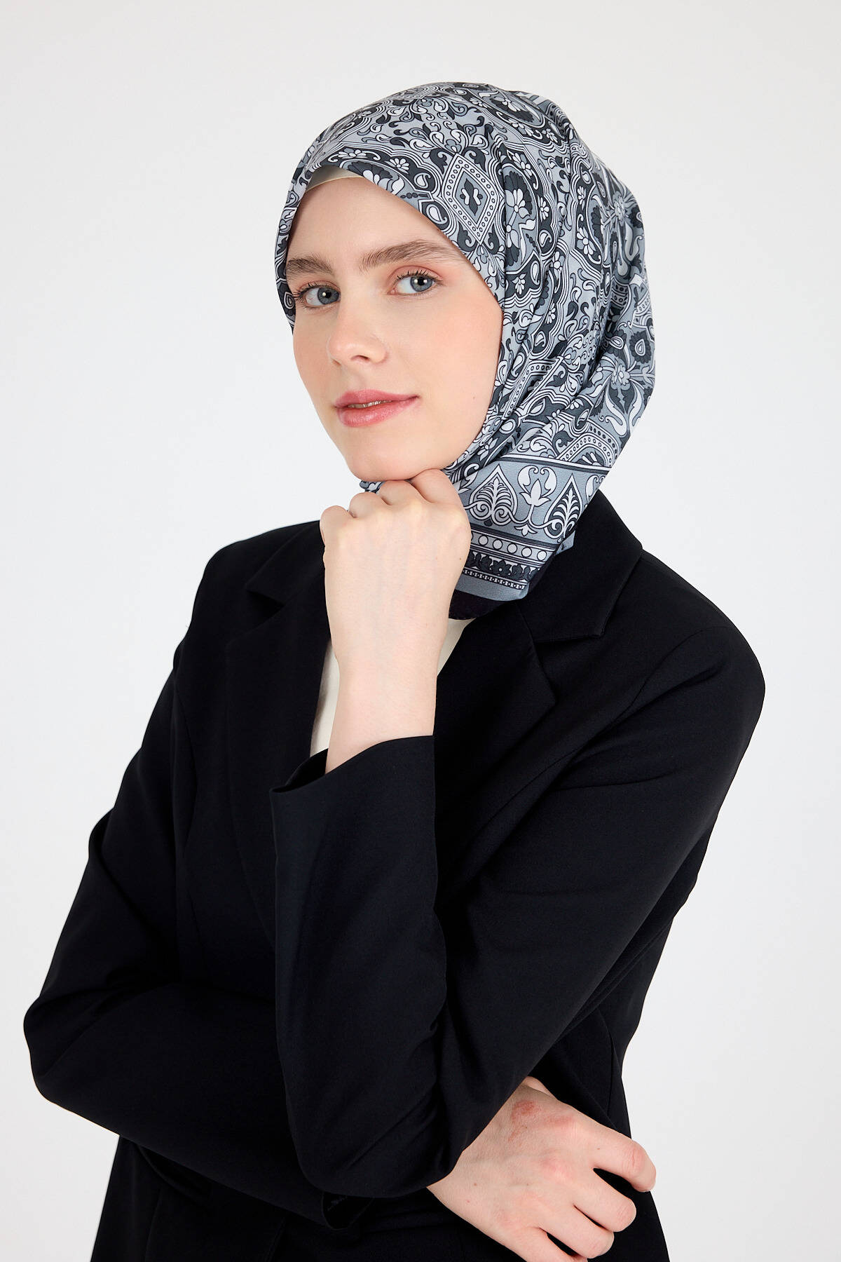 Siyah Etnik Desenli Eşarp 3013 - Stilay